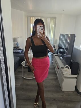 High-Rise Pink Pencil Skirt - Sleek Everyday Style
